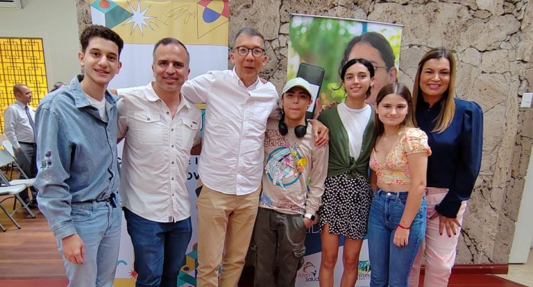 Plataforma brinda herramientas a padres para conversar con adolescentes sobre sexualidad y violencia de género