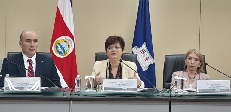 TSE reelige a Eugenia Zamora como presidenta y a Max Esquivel como vicepresidente