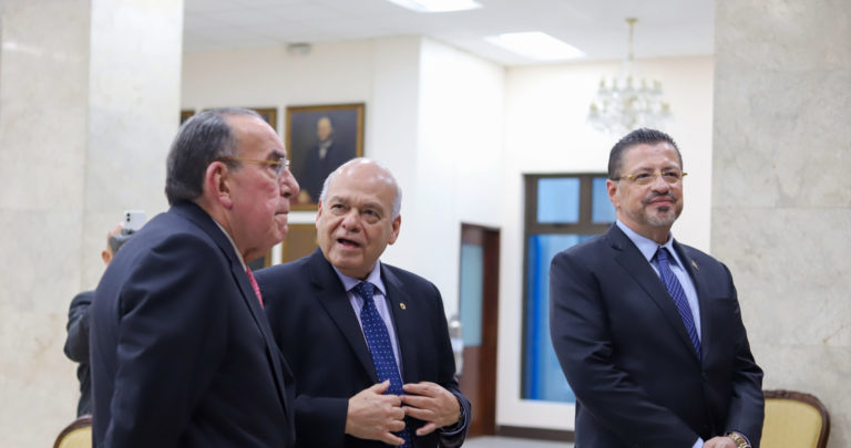 Supremos Poderes discuten seguridad, empresarios levantan la voz por tipo de cambio