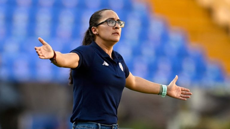Amelia Valverde no seguirá al mando de la Selección Femenina Mayor