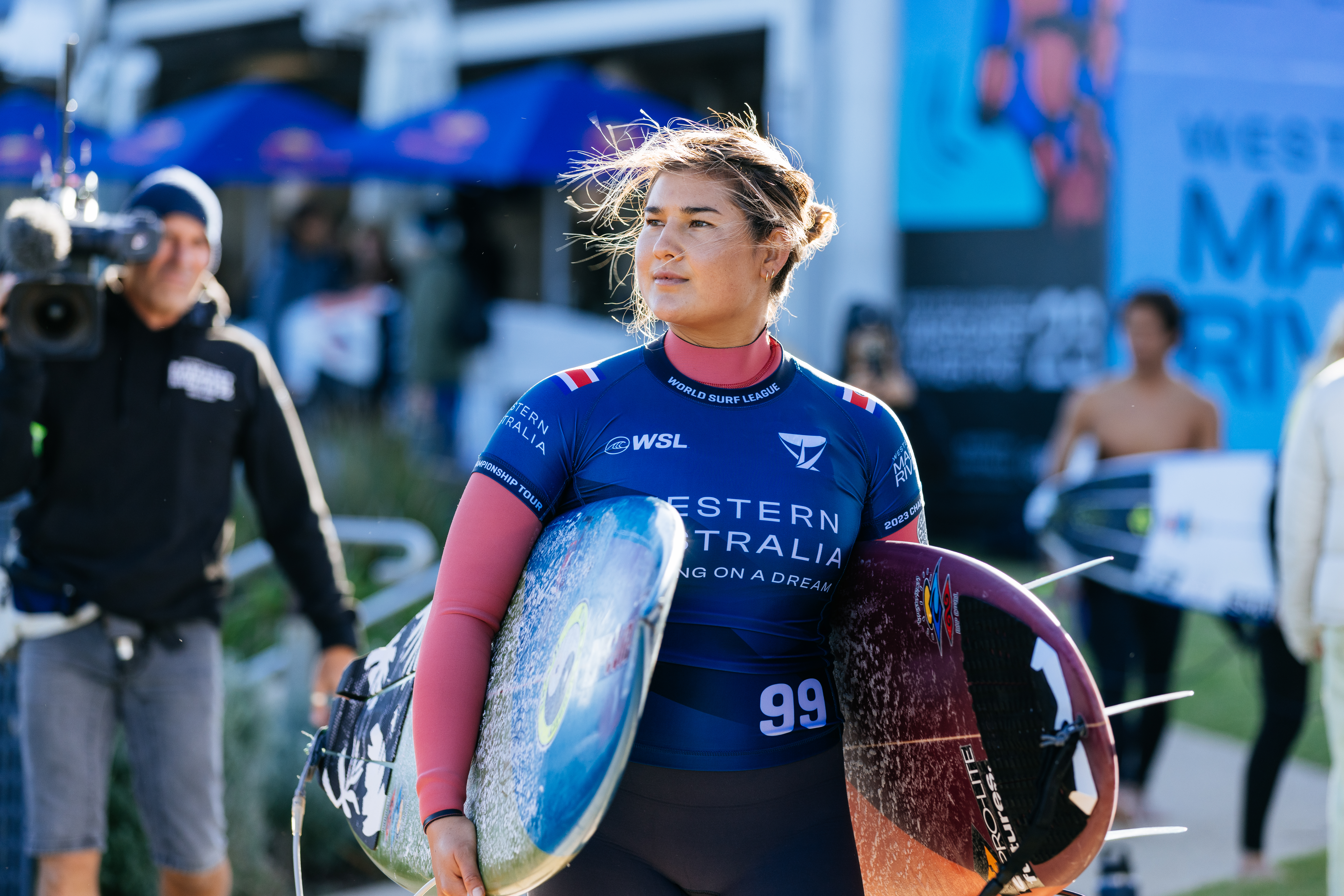 Imagen principal del artículo: Oficial: surfista tica Brisa Hennessy estará presente en el Tour Mundial 2024