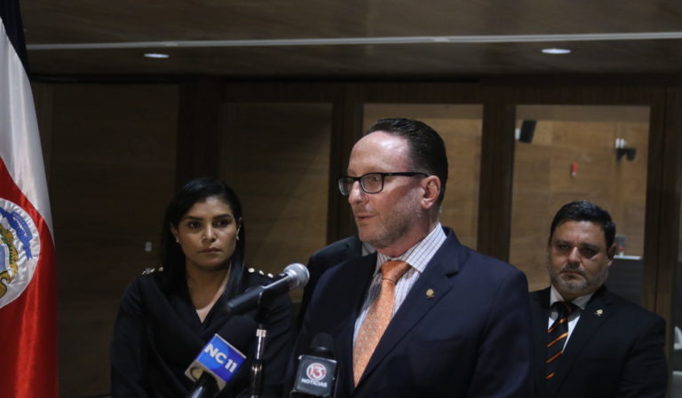 PLP monta casa ajena y rompe con Arias