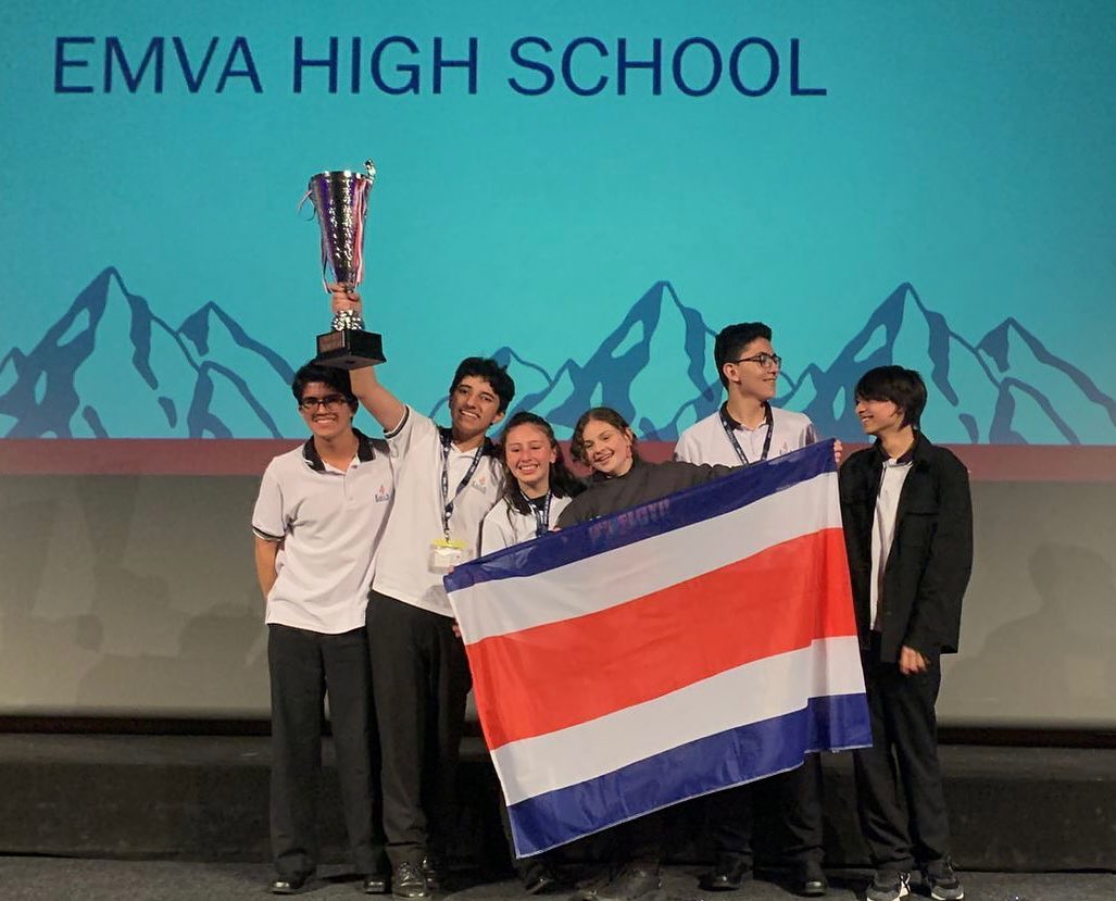 Imagen principal del artículo: Estudiantes costarricenses fueron premiados en olimpiadas de habla inglesa organizadas por Oxford