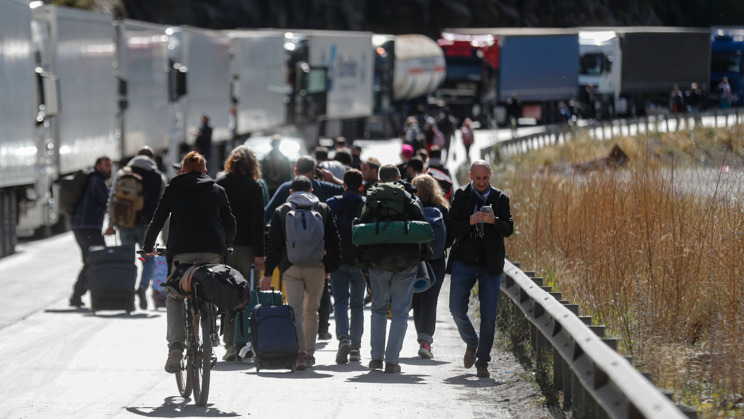 Imagen principal del artículo: Rusia prohíbe la salida del país a quienes se nieguen a enfilarse en el ejército