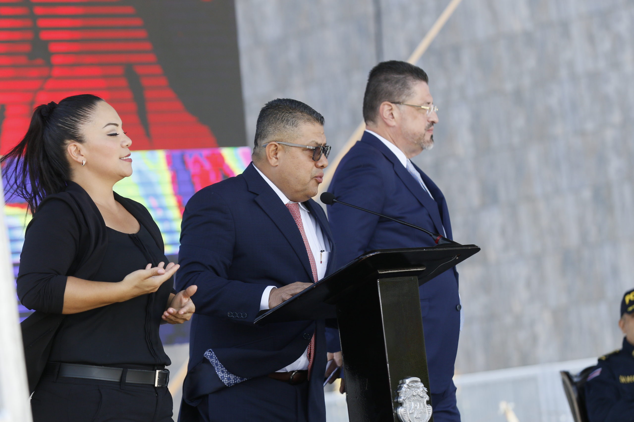 DIS denuncia a periodista por intento de homicidio contra el presidente Chaves