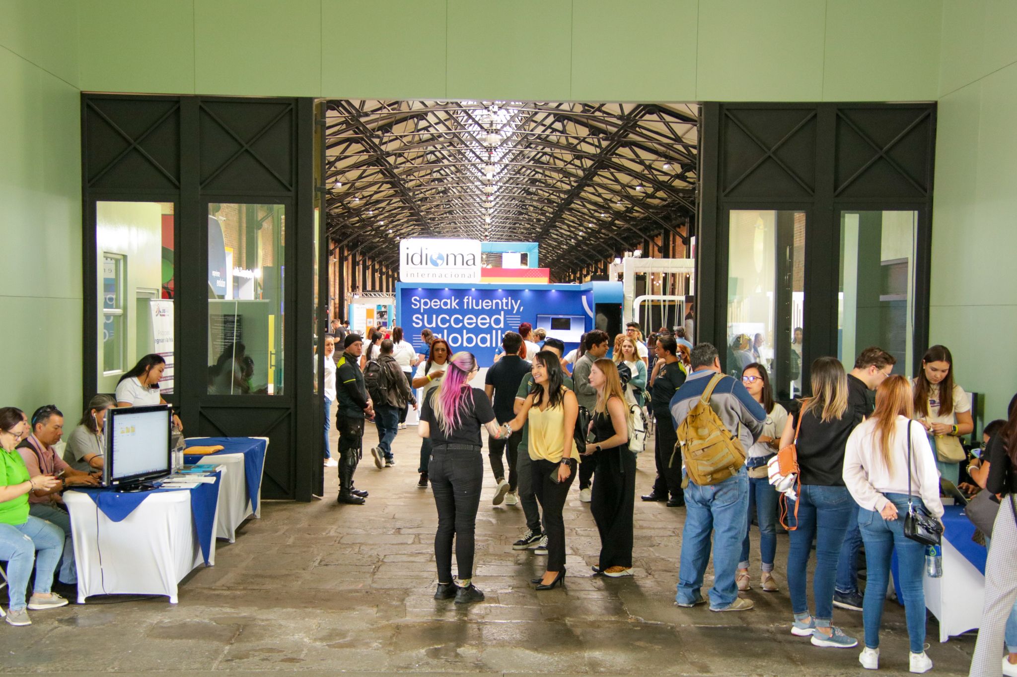 Imagen principal del artículo: Arranca la feria multilingüe de CINDE con 4000 oportunidades de empleo