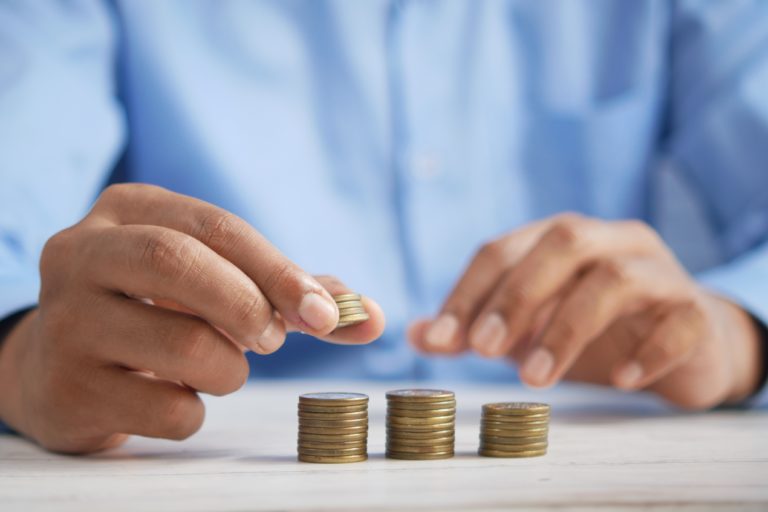 Unión Europea exigirá tomar medidas si empresas tienen brecha salarial de género de al menos 5%