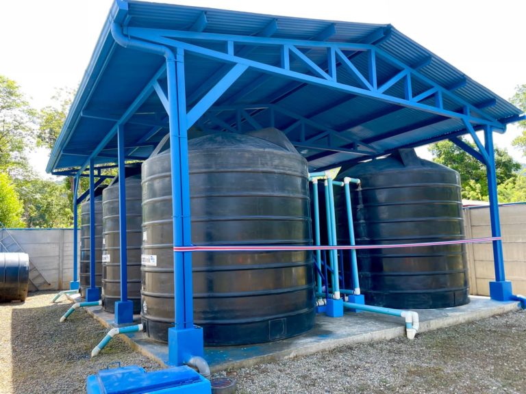 Comunidad de Quepos inaugura tanques de almacenamiento de agua, gracias a donación de Japón