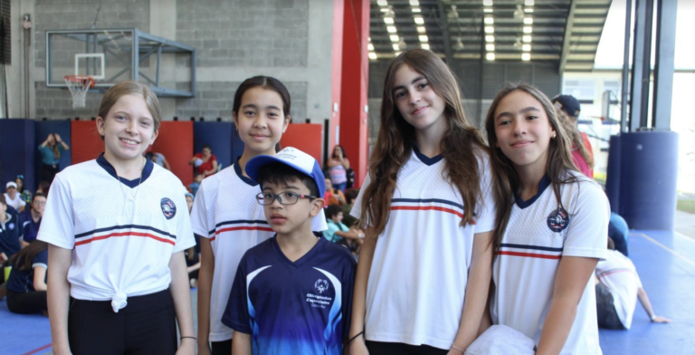 Estudiantes de Lincoln School patrocinan a atletas de Olimpiadas Especiales para la Maratón de San José