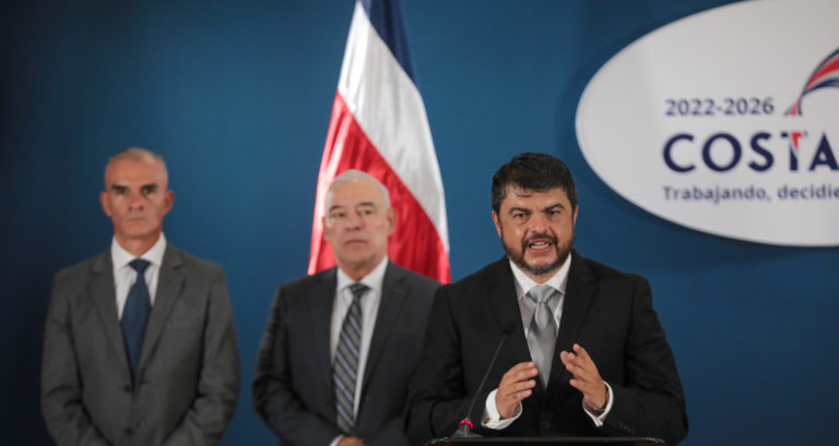 Ejecutivo anuncia cambios en Seguridad y Salud