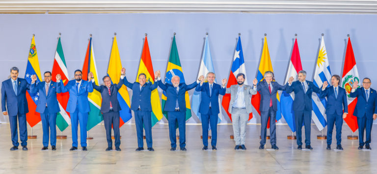 Lula Da Silva propone retomar la integración regional en la Cumbre Suramericana