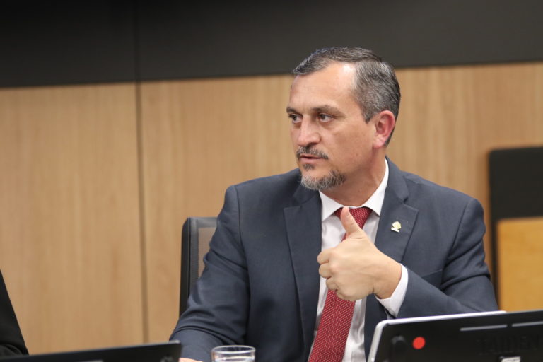 Diputado oficialista propone declarar benemérito de la patria a Rolando Angulo Zeledón