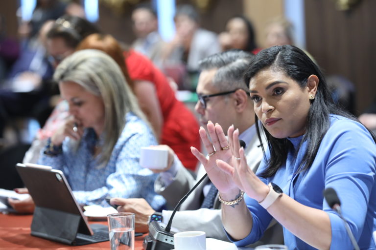 Reportaje "La sed por 5G" encendió la Asamblea Legislativa