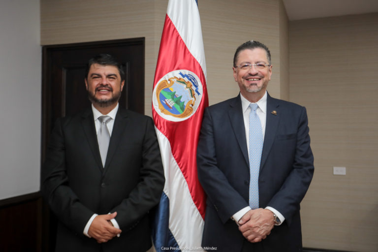 Ministro de Seguridad afirma que "ni multiplicando las fuerzas policiales" pueden contener grupos narcos en Costa Rica