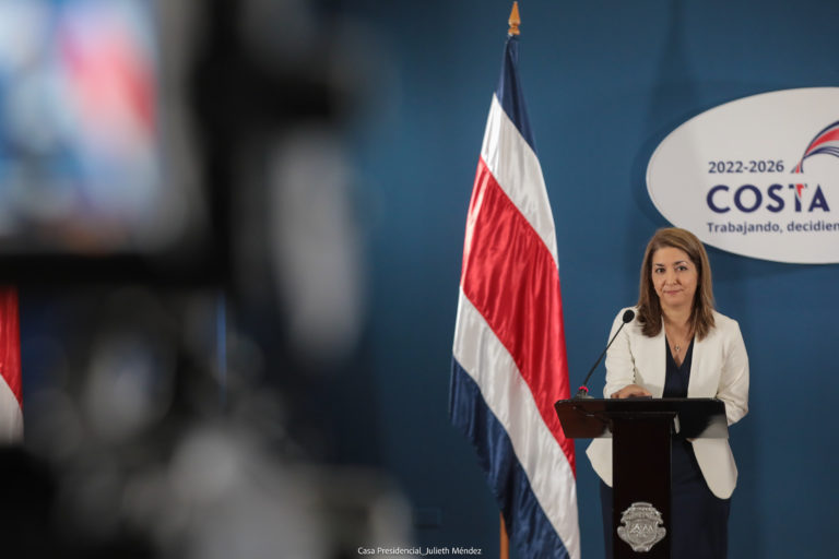 Ministra de Salud ante baja vacunación en menores: "No sé qué pasó con la población"