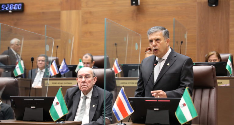 Diputado del PLN propone sacar a la CCSS de la Ley Marco de Empleo Público