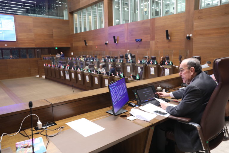 PLN, PUSC y Nueva República impiden darle vía rápida a proyecto para evitar que deuda política aumente