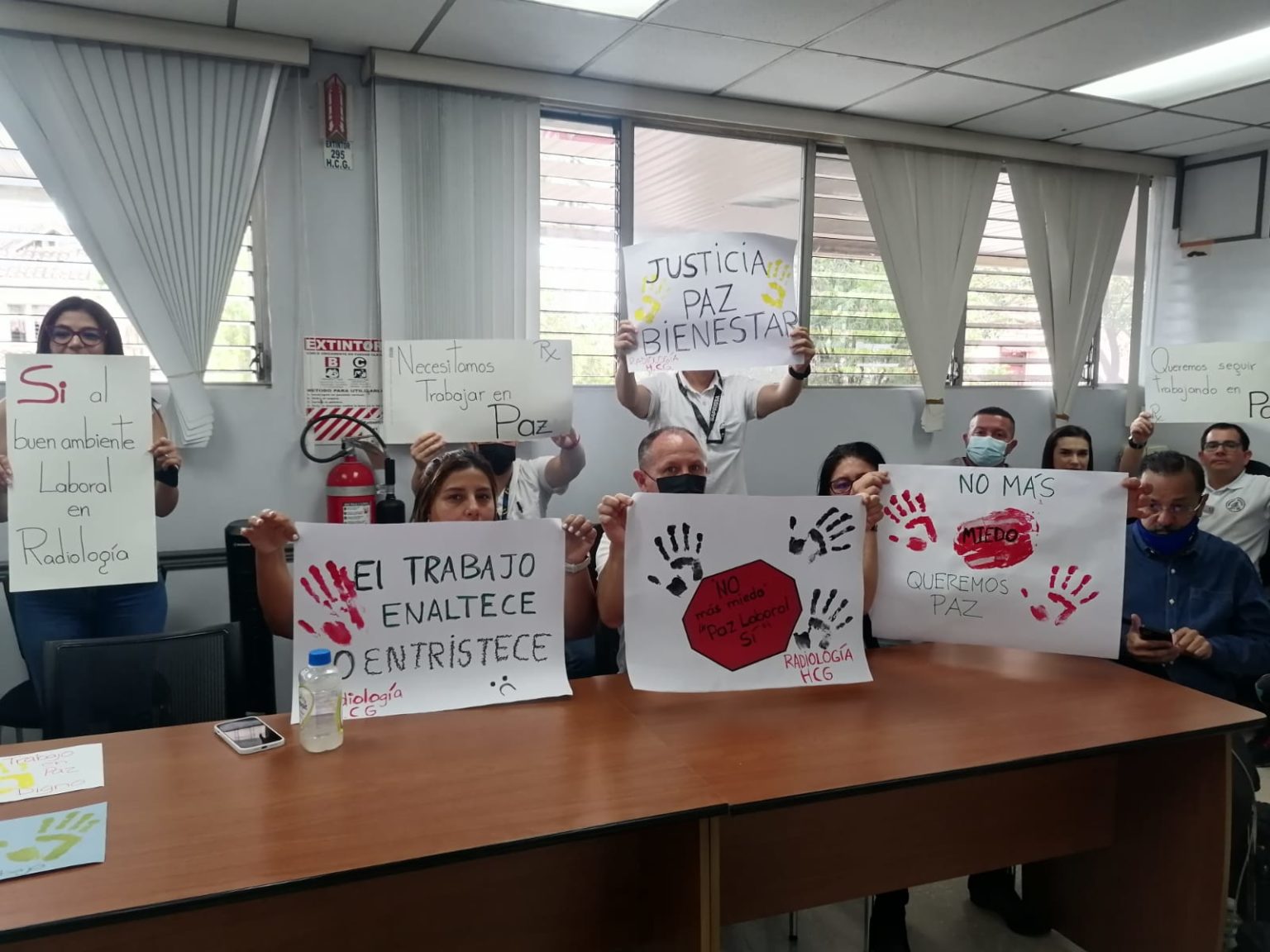 Imagen principal del artículo: Paro laboral tiene suspendido servicio de radiología del Hospital Calderón Guardia