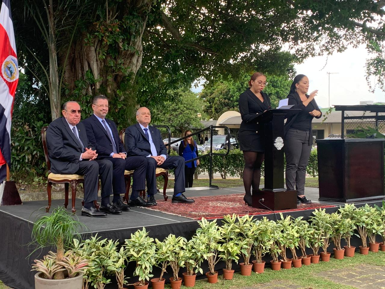 Imagen principal del artículo: Chaves firma reforma a ley contra crimen organizado y promete que se publicará hoy en La Gaceta