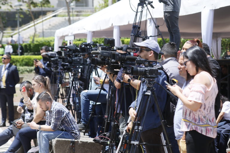 Avanza en primer debate proyecto que elimina pena de prisión a periodistas
