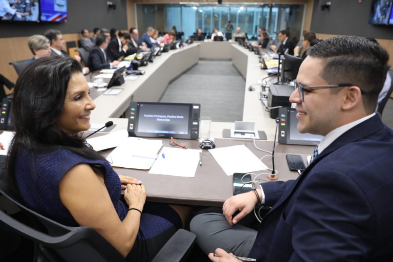 Hacendarios dictamina presupuesto extraordinario y aprueba transferencia de recursos para la CCSS