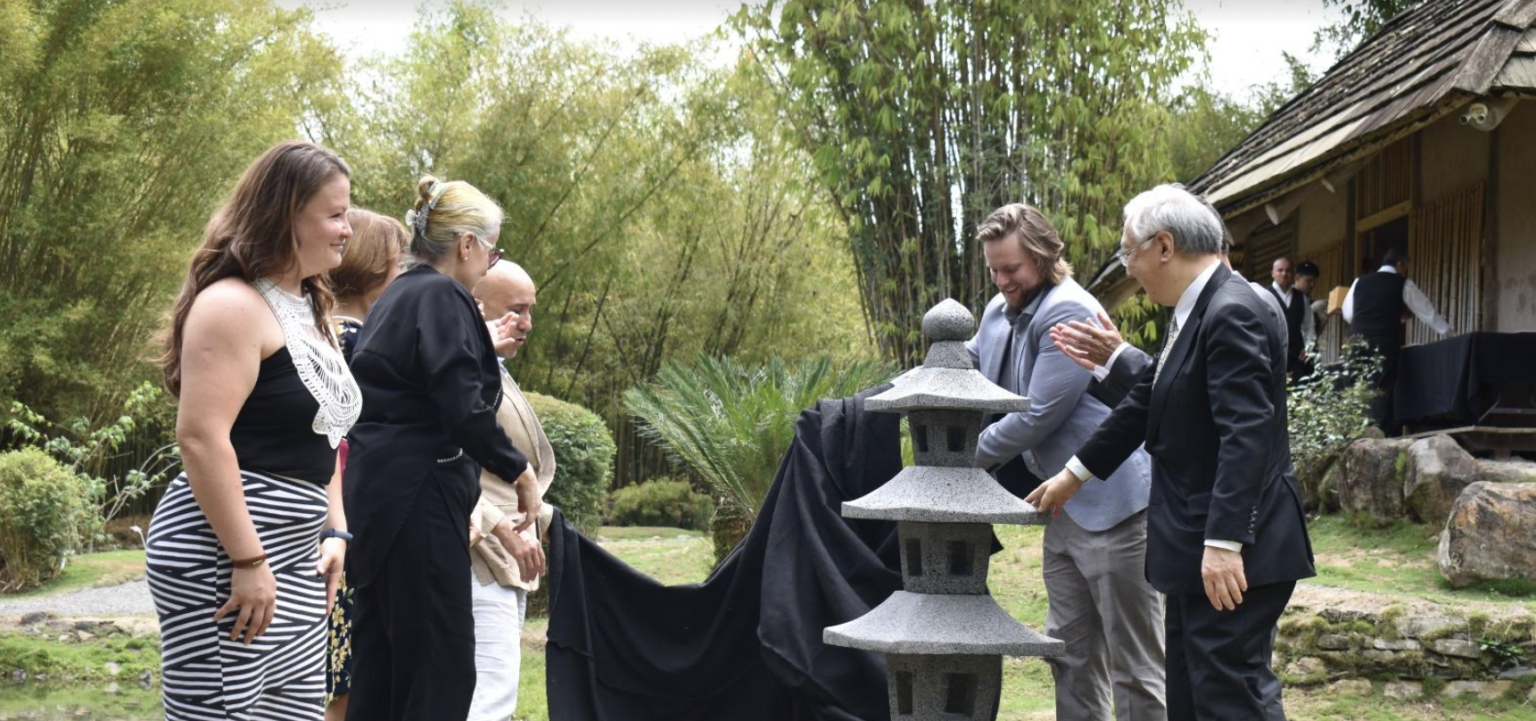 Imagen principal del artículo: Japón inaugura monumento en el Jardín Botánico Lankester para concientizar contra armamento nuclear