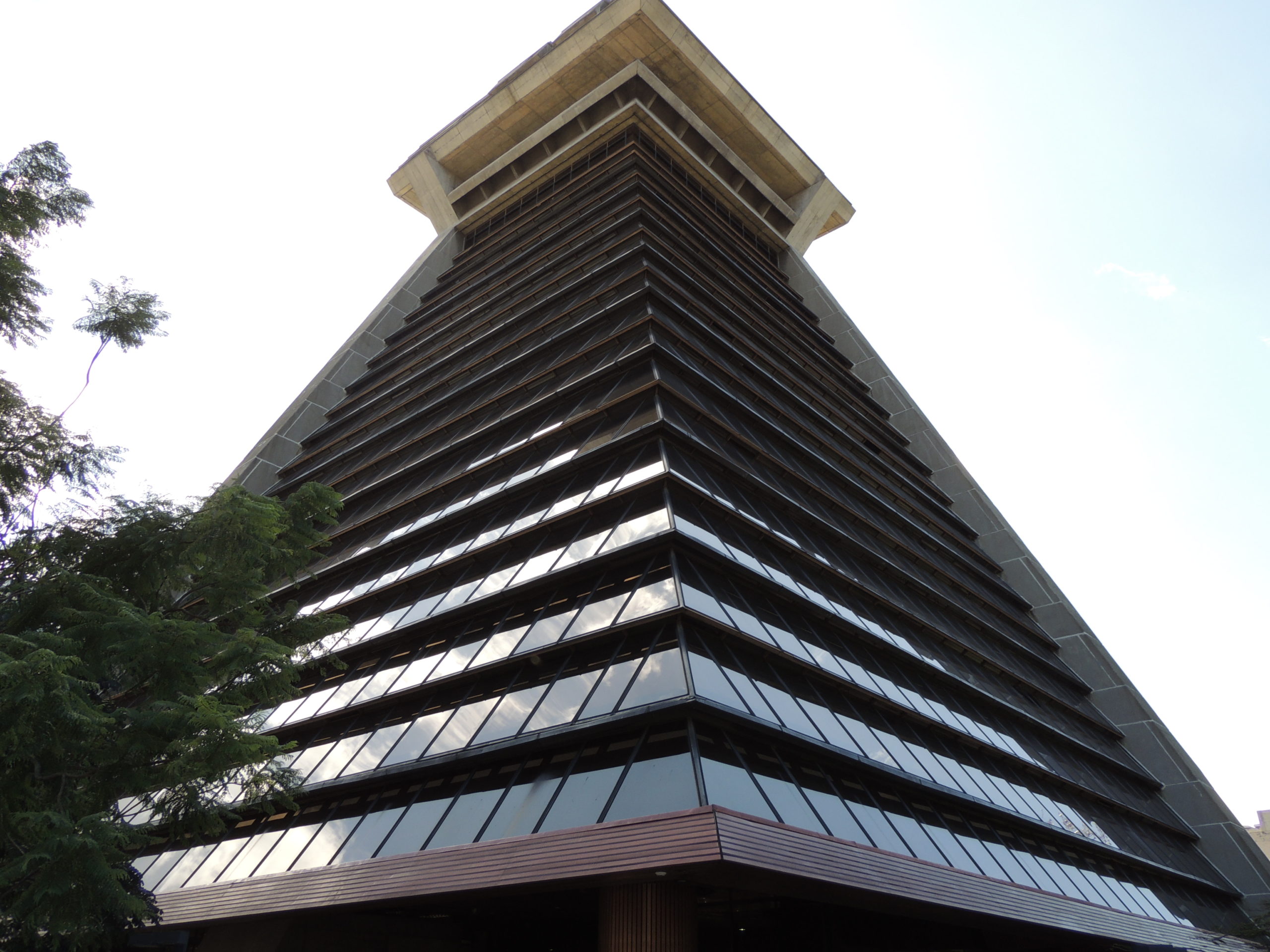 Imagen principal del artículo: Contraloría autoriza trámite de contrataciones en Ruta 32 y marchamo digital