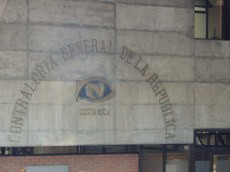 Contraloría no pudo verificar cumplimiento de la regla fiscal en 2025