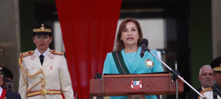 Presidenta de Perú declara ante la Fiscalía por la represión durante las protestas