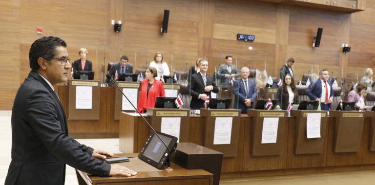 PLN, FA y dos diputados del PUSC presentan tercera moción de censura contra Nogui Acosta