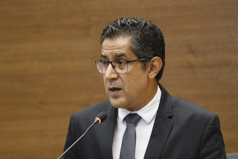 Ministro de Hacienda pide destinar menos recursos de préstamo a pago de deuda con la CCSS