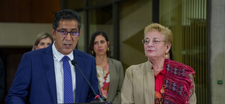 Martes complicado para el ministro de Hacienda