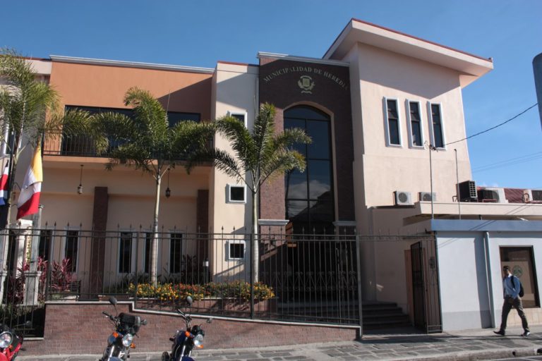 Municipalidad de Heredia pide a la CCSS no suspender construcción de centro de salud en la provincia