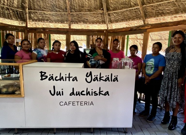 Primera cafetería liderada por mujeres abre en comunidad indígena cabécar