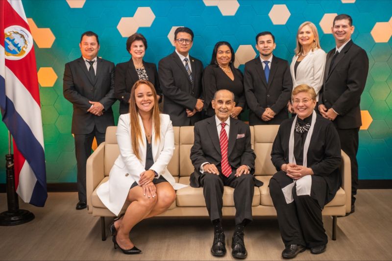 Imagen principal del artículo: Secretaria general del Consejo Superior de Educación renuncia y señala faltas de respeto de ministra Katharina Müller