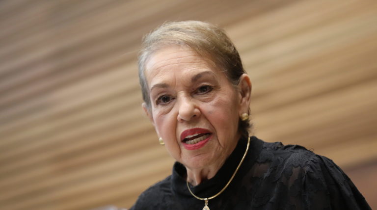 Se acabó la paciencia: Gloria Navas pone fin a las "cortesías" con el quórum y presenta reforma al Reglamento