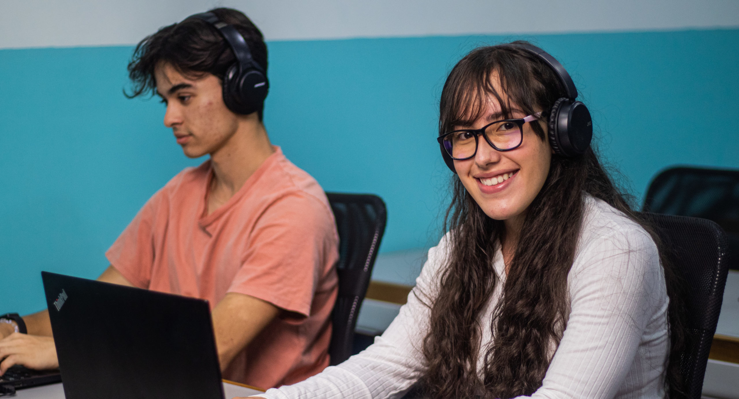 Imagen principal del artículo: Profesionales en Orientación brindan recomendaciones a estudiantes que realizarán admisión a colegios técnicos