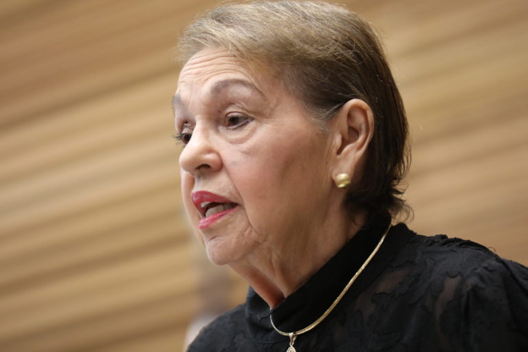 Gloria Navas "perdona" a Nueva República tras renunciar al partido