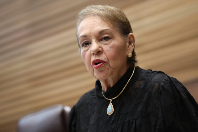 Nueva República pide renuncia o retractación a Gloria Navas Montero