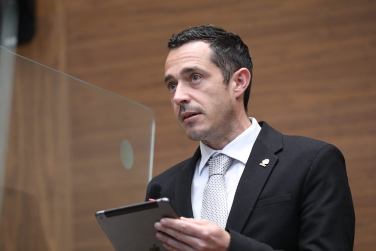 Diputado Manuel Morales sobre obstruccionismo de Nueva República: "al mejor estilo de los dictadores latinoamericanos"