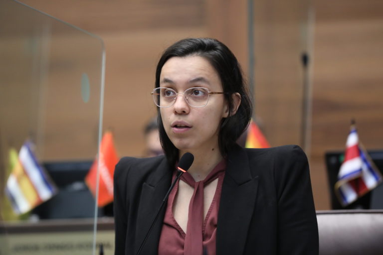 Sofía Guillén denunciará por difamación a "chavista" que la acusó de haber amenazado a oficial para evitar una multa