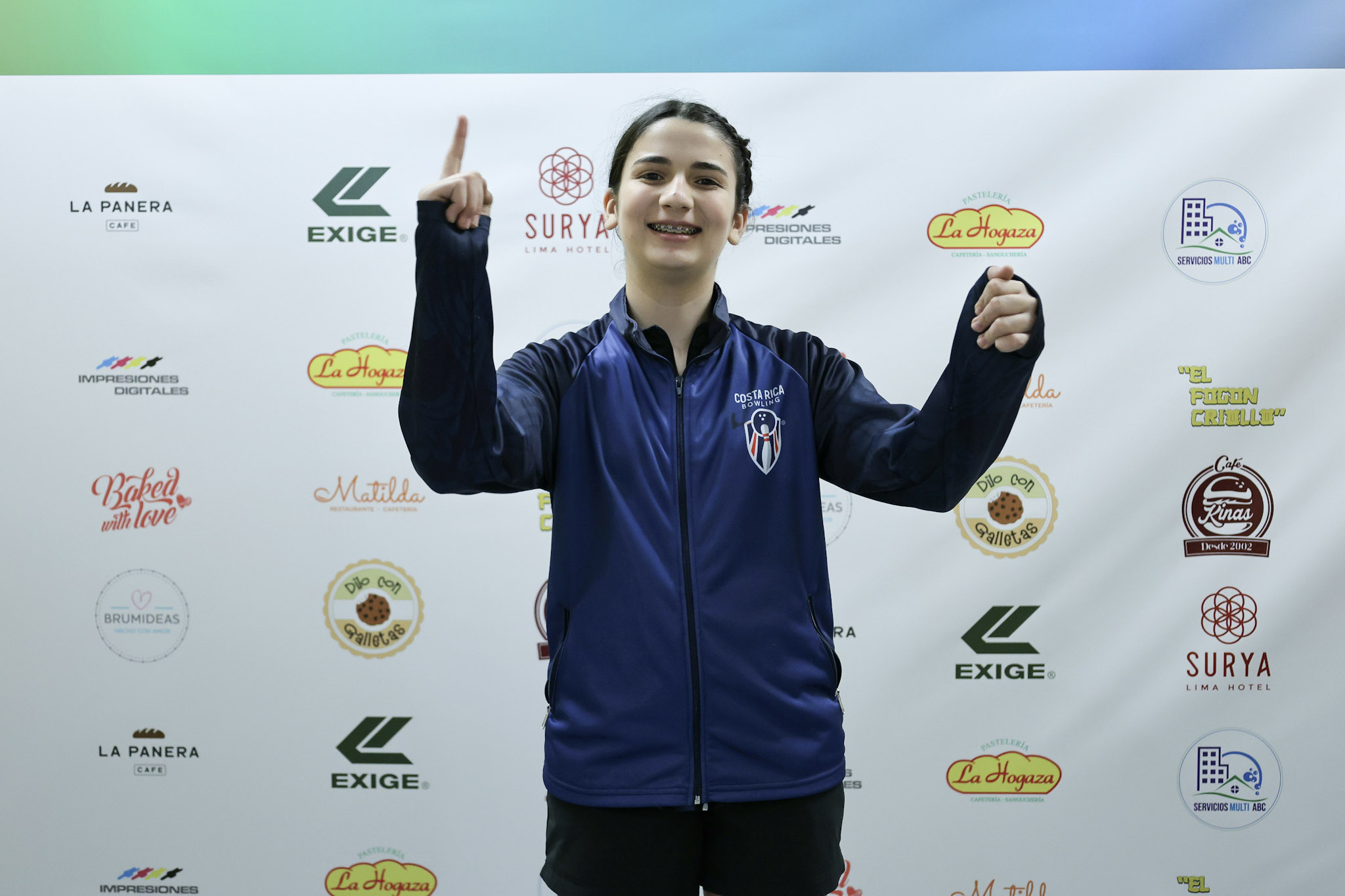 Imagen principal del artículo: Promesa del boliche tico Elena Weinstok clasifica a Santiago 2023