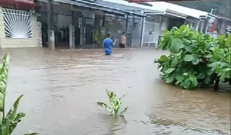 CNE reportó 42 incidentes de inundación por lluvias durante el fin de semana