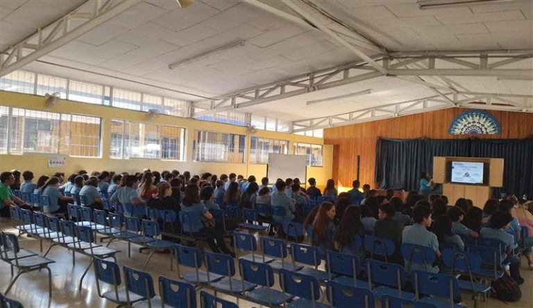 Municipalidad de Santa Ana capacita a 1300 estudiantes en bienestar animal