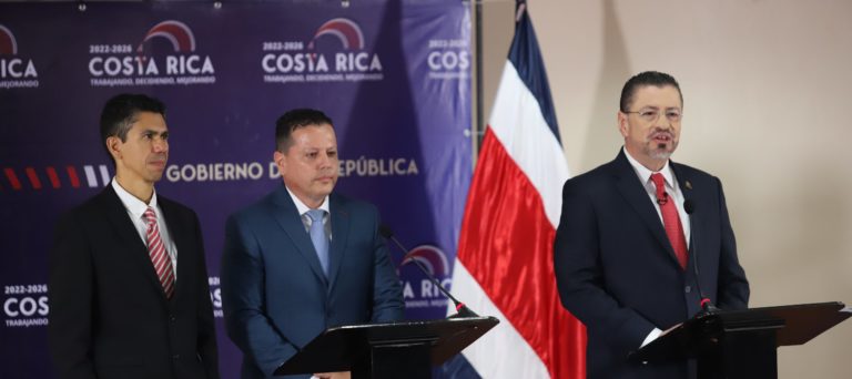 Renuncia el presidente del Incop, Widman Cruz Méndez