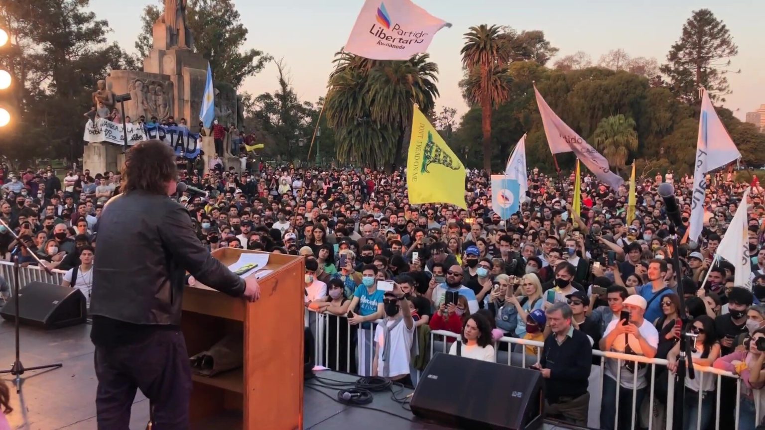 Imagen principal del artículo: Cambio de paradigma político en Latinoamérica: impacto de Javier Milei