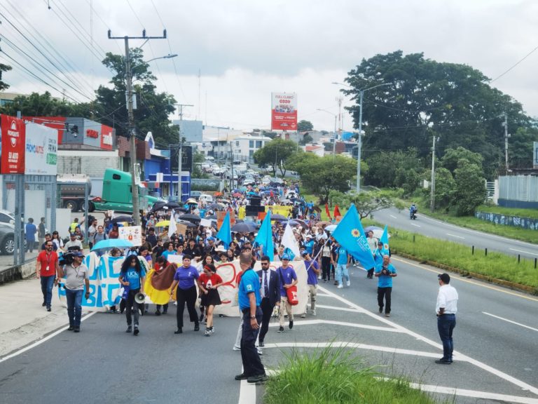 FEES 2024: Estudiantes de la UCR se manifiestan previo al cierre de negociaciones por el presupuesto universitario