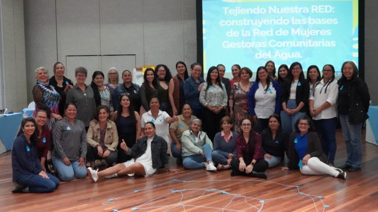 30 mujeres crean la Red de Gestoras Comunitarias del Agua