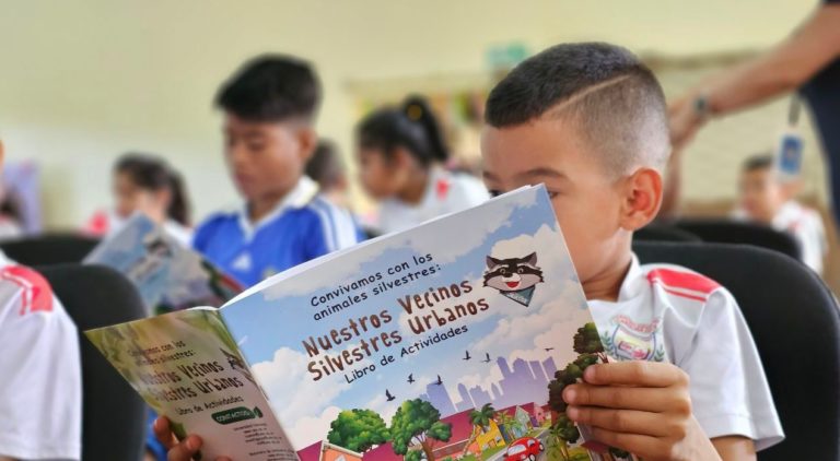 Estudiantes de Sagrada Familia recibieron capacitación sobre convivencia con la vida silvestre