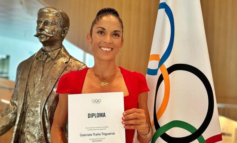Maratonista tica Gabriela Traña recibe en Suiza un diploma del Comité Olímpico Internacional